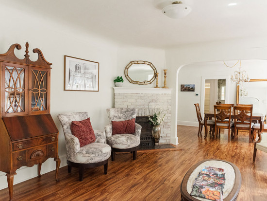 Casa Sagrada - Cottage Villa de Amor living room