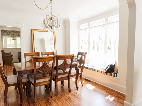 Casa Sagrada - Cottage Villa de Amor dining & living rooms